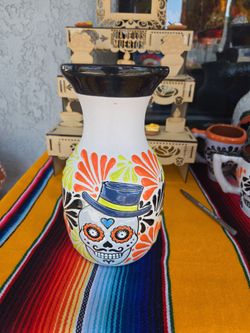 15%off Florero halloween ($35)tel (contact info removed)