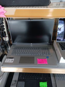 HP 17.3" Laptop w/ charger
