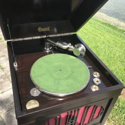 1917 Brunswick Model 207 Phonograph
