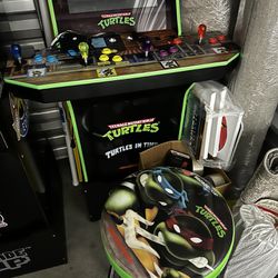 TMNT Arcade 1up With Riser And Stool