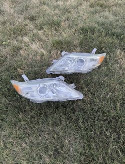 2010-2011 Toyota Camry Headlights