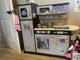 Kids Play Kitchen