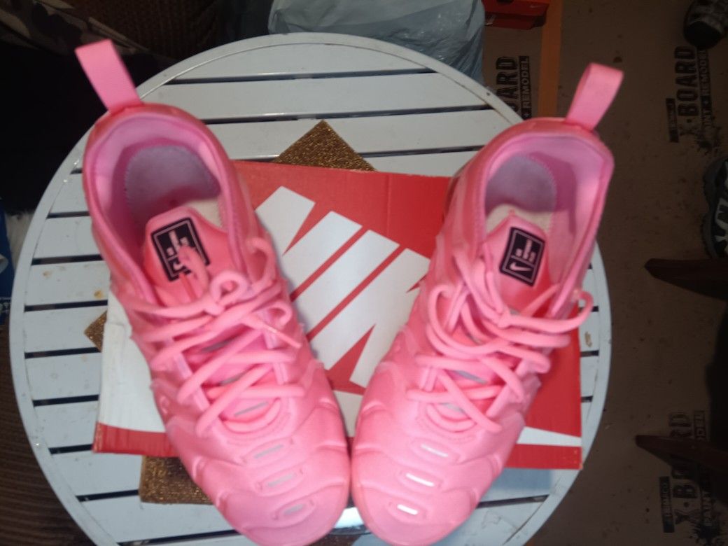 Size 9 - Nike Air VaporMax Plus Bubblegum W