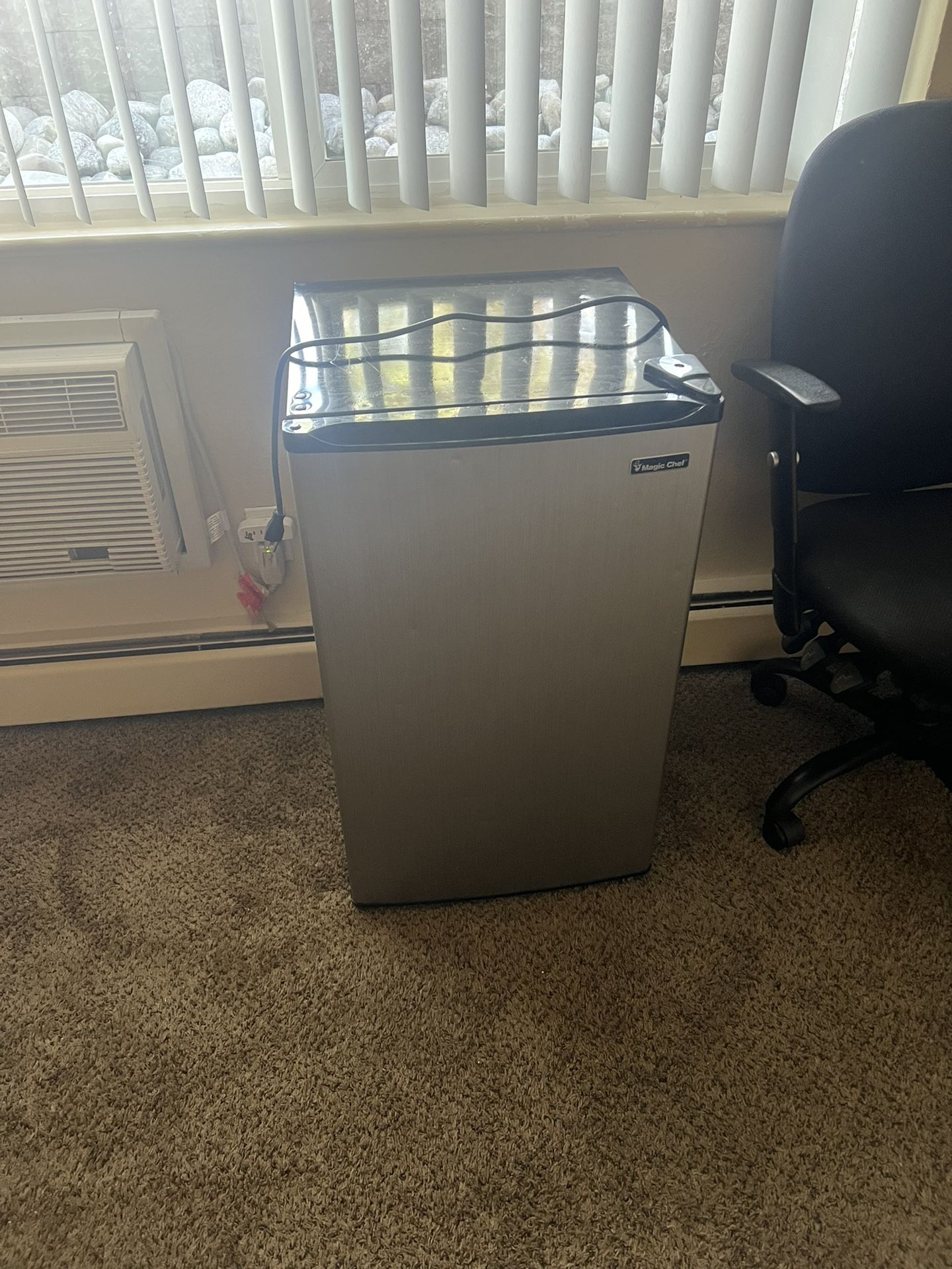 MINI FRIDGE 