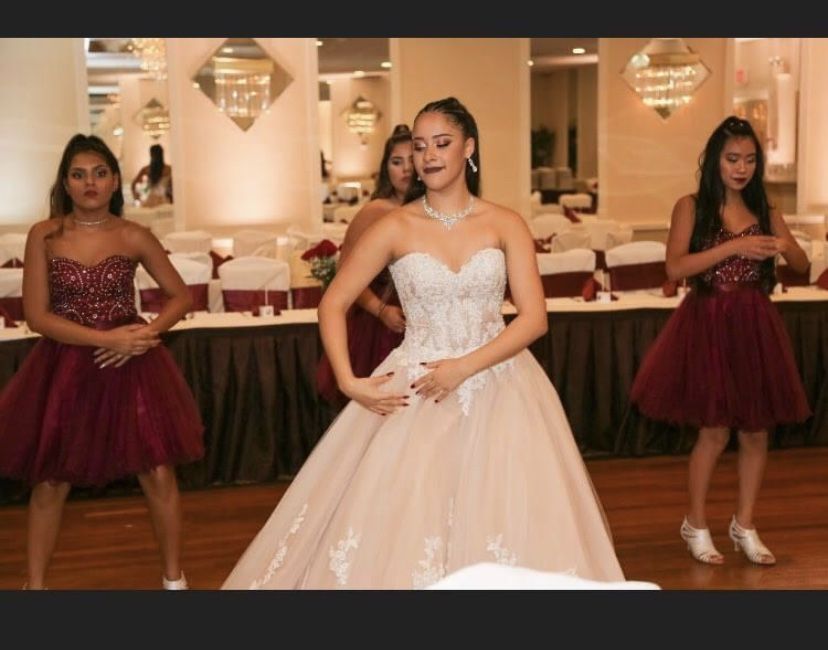 Prom/ Sweet 16/ Wedding Dress Morí Lee
