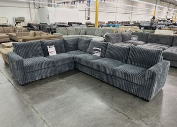 Gray Sectional $600! Available In Payments !