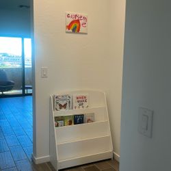 White Kids’ Book Display Shelf