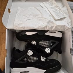 Air Jordan 4 White Thunder 