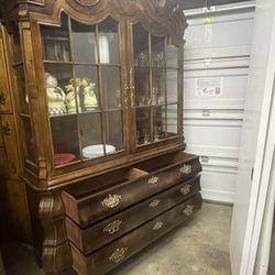 Beautiful China Cabinet Hutch 