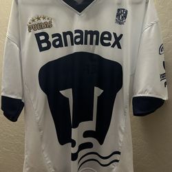 Jersey Del Mejor Equipo, PUMAS, XL,  Las Compre En CU, La Azul Es De Dario veron. Jerseys Of The Best Mexican Soccer Team, Pumas, Purchased At CU, 