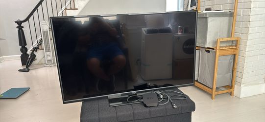 Toshiba 45 in TV with tv stand