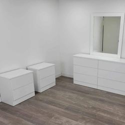 Dresser Whit Mirror And 2 Nightstands - Comoda Con Espejo Y 2 Mesitas De Noche 