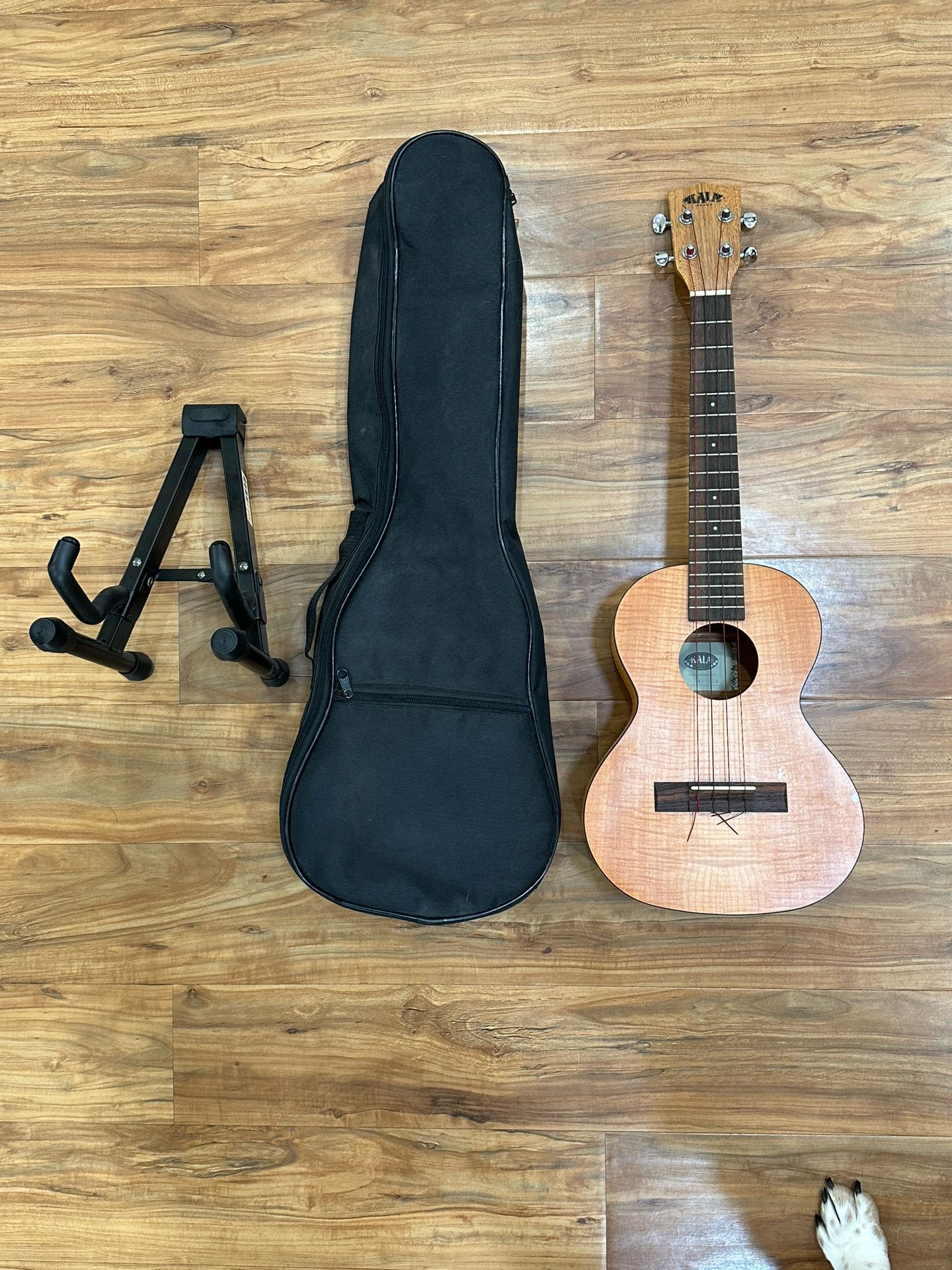 KALA KA TEM Ukulele Exotic Mahogony Bundle. Also With A Pkg Of Brand New Strings Not Shown