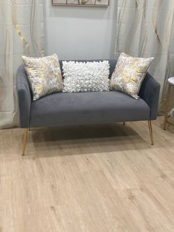 Mariantonietta 51” Velvet Loveseat