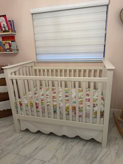 Pottery Barn Kendall Crib