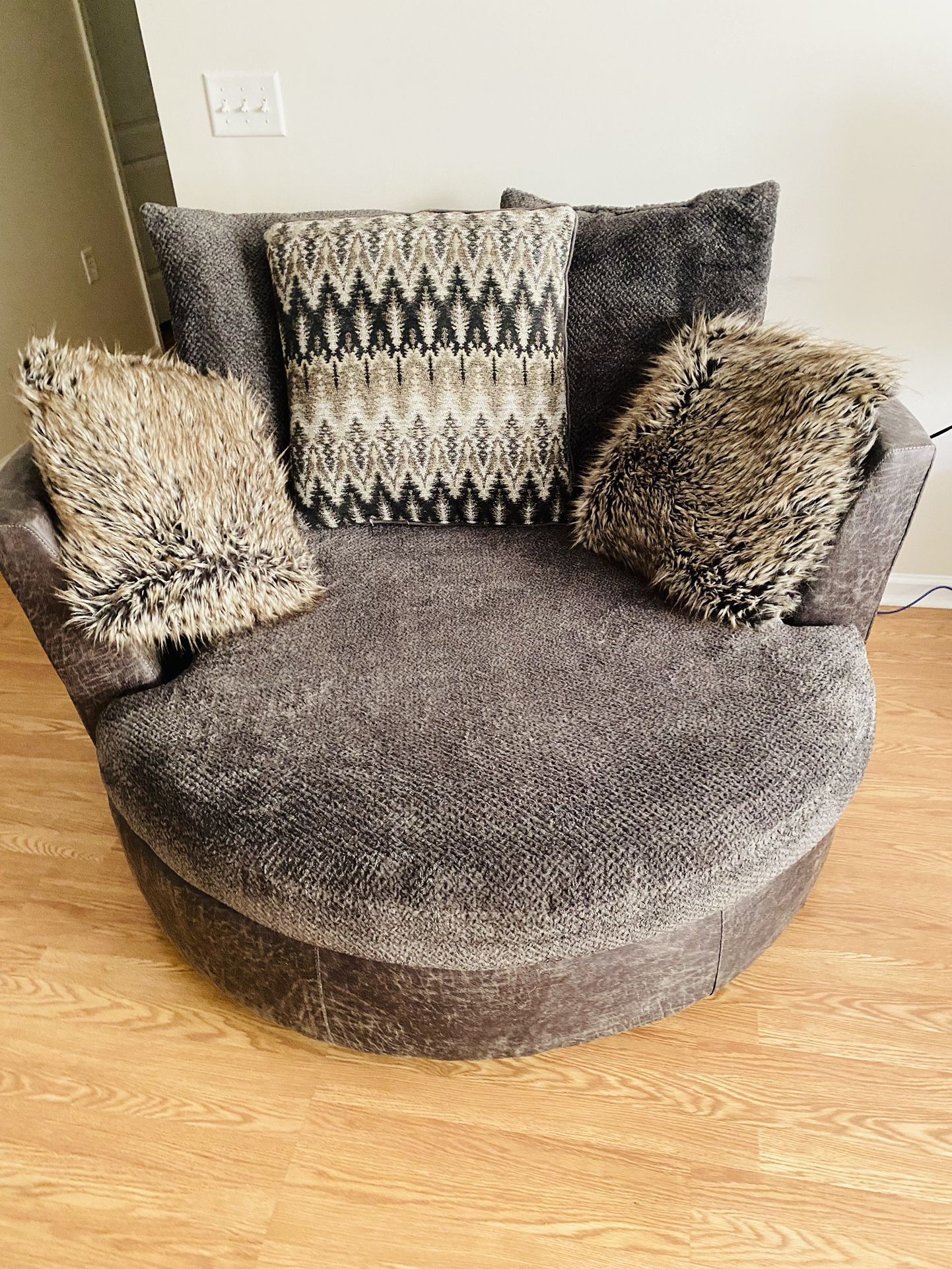 Extra Large CHARCOAL SWIVEL CHAIR