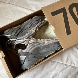 Yeezy boost 700
