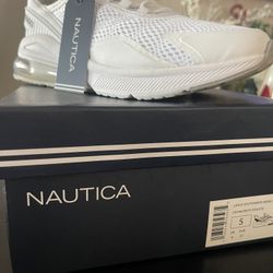 Nautica Athletic Shoes Size 5