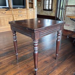 Expandable Game Table! Beautiful Wood Finish with Antique Look!