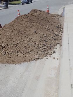 CLEAN DIRT LOAD AVAILABLE $140

TIERRA LIMPIA  $140 LA CARGA