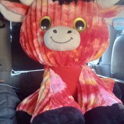 OVER SIZED STUFFED ANIMAL 