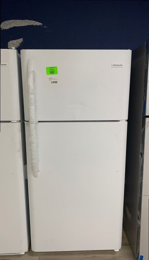 New Frigidaire Top Freezer refrigerator Comes with Warranty YK VT