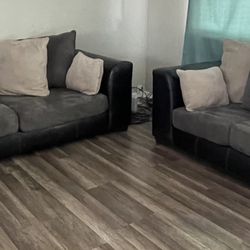 Nice 2 Piece leather Living Room Set