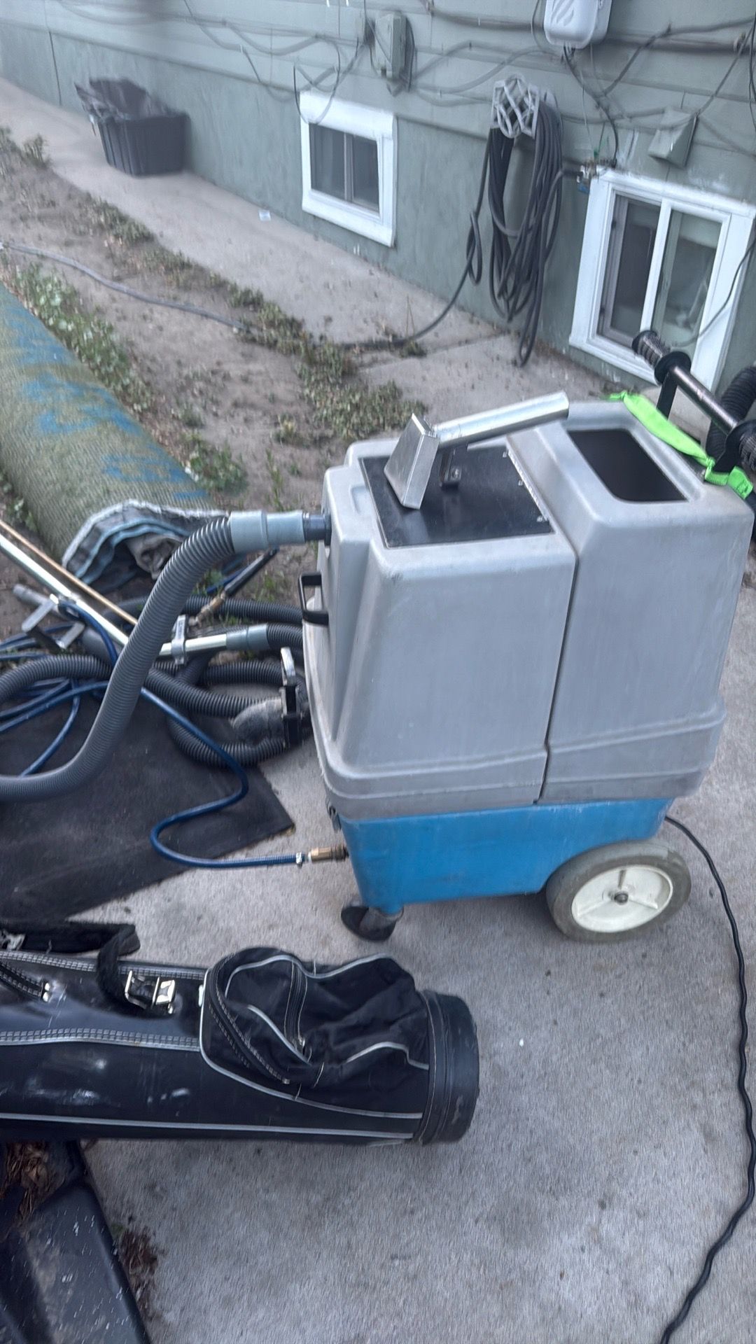 Carpet cleaner