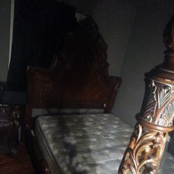 Queen Size Bed Frame With Mattress 