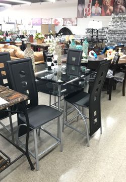 Dining table set $349
