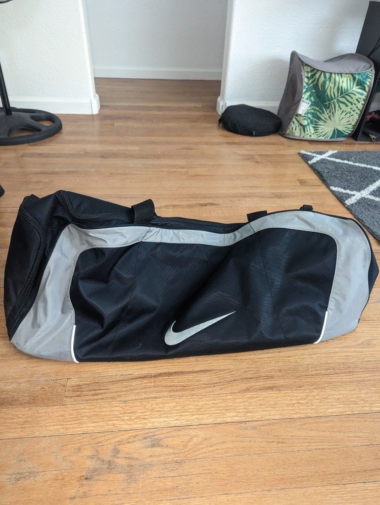 Nike Gym Bag Duffle 31"