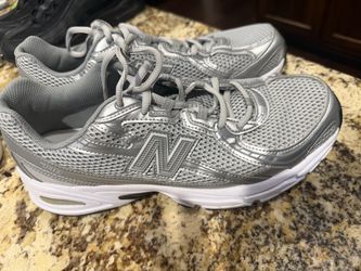 New balance 740 size 10.5