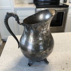 FB Rogers 1883 Silver-plated Water Pitcher 3707, with Ice Lip and Floral patterned Handle and Feet. c. 1960's. Gorgeous