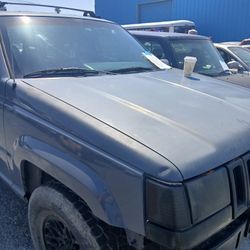 Jeep Cherokee Parts  V8 4x4 1995