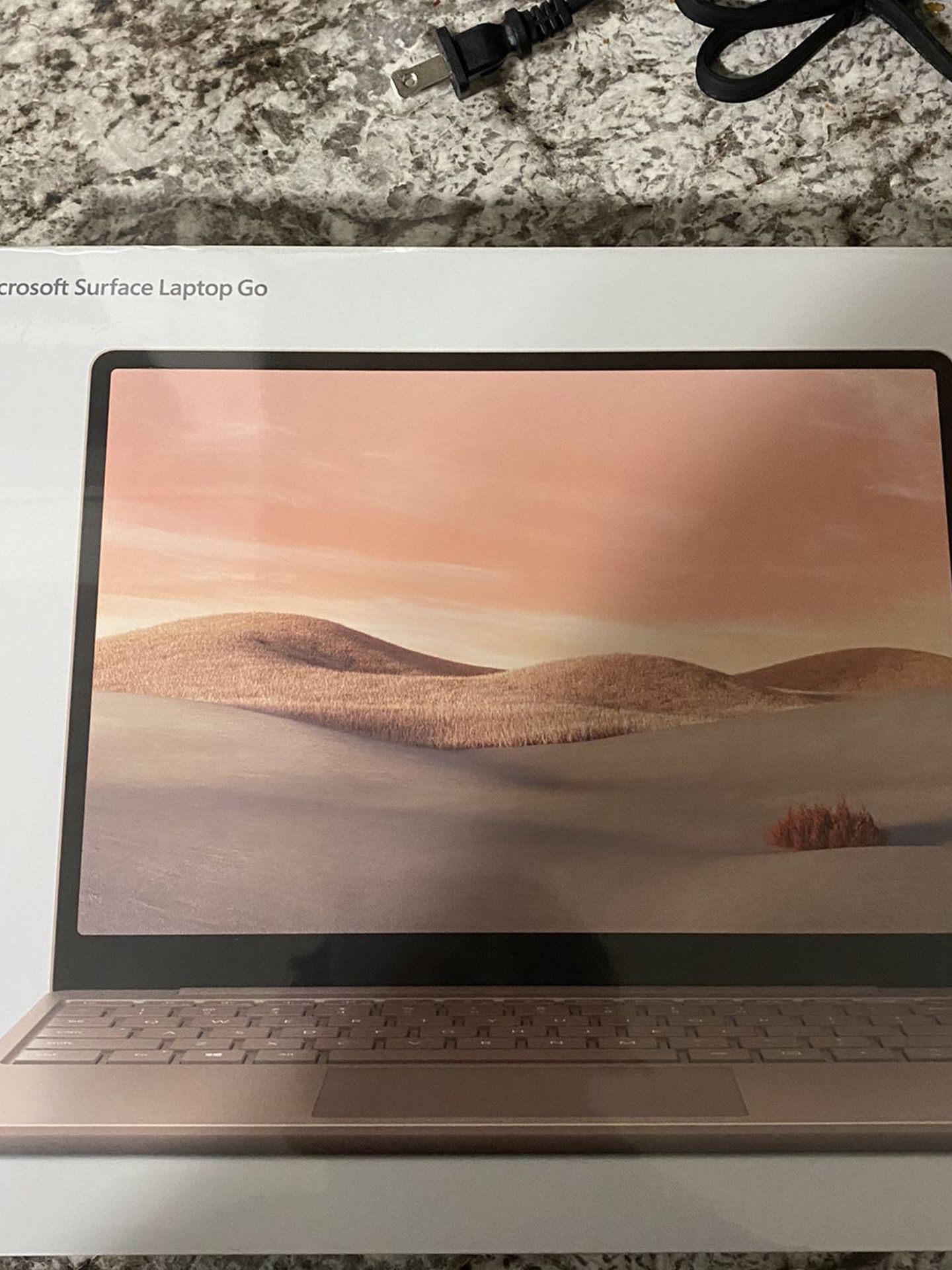 Microsoft Surface Laptop Go text {973 info 558 text 8633} canʼt respond on here