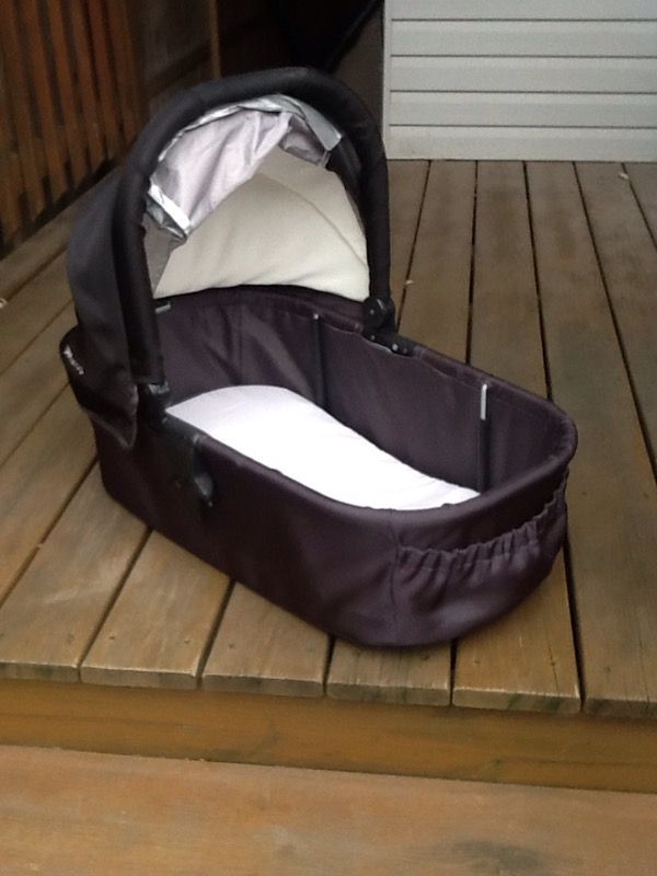 UPPAbaby Black Bassinet - Model 0056 - Excellent Condition