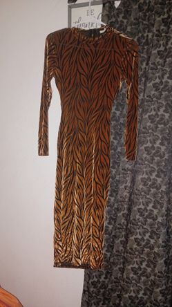 Elegant Long Tigere Print Open Back Dress 