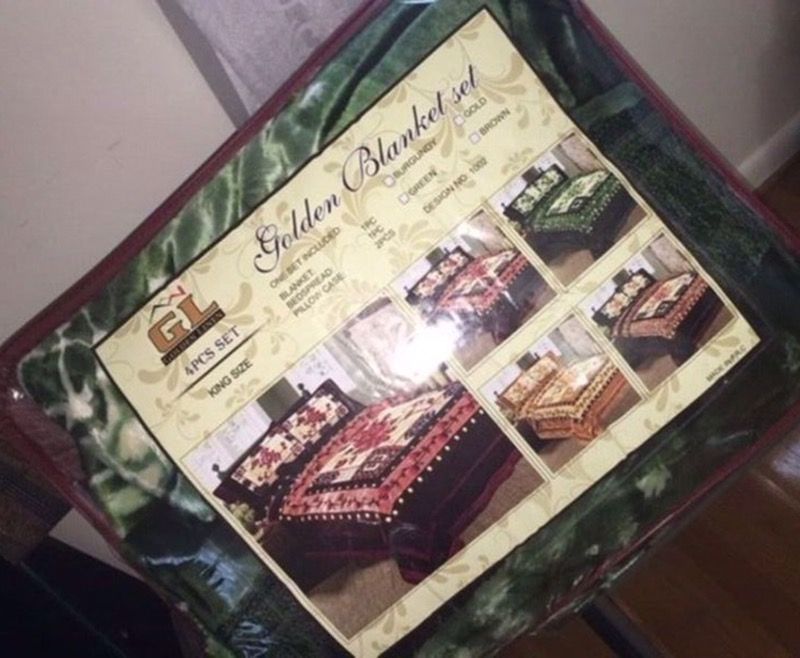 King size pc set brand new very soft blanket set available in