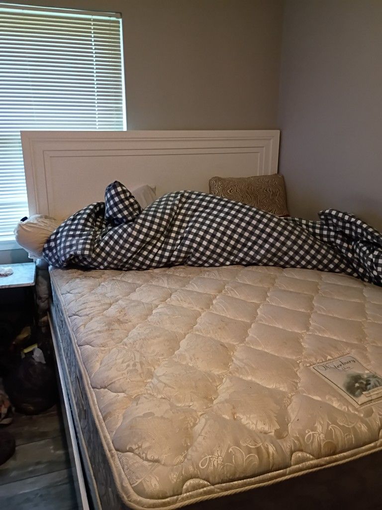 White Wood Bed Frame With Mattress And Box Spring 