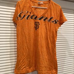 Woman’s Giants T-Shirt Size L