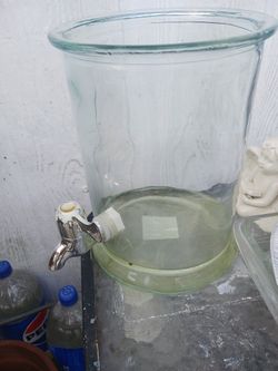 Glass 2.5 Gal Beverage Dispenser