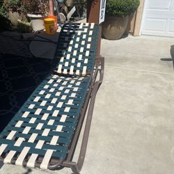 4 Pool Lounge Chairs 