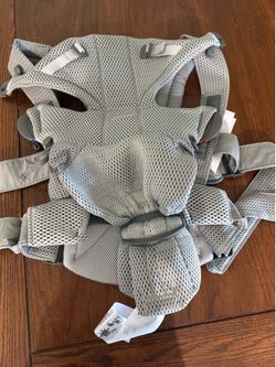 BabyBjörn Free Baby Carrier