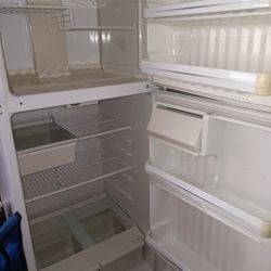 GE Refrigerator 