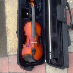 Scherl & Roth R101E4 4/4 Violin - Bow - Case