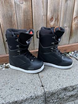 snowboard boots size 9 mens