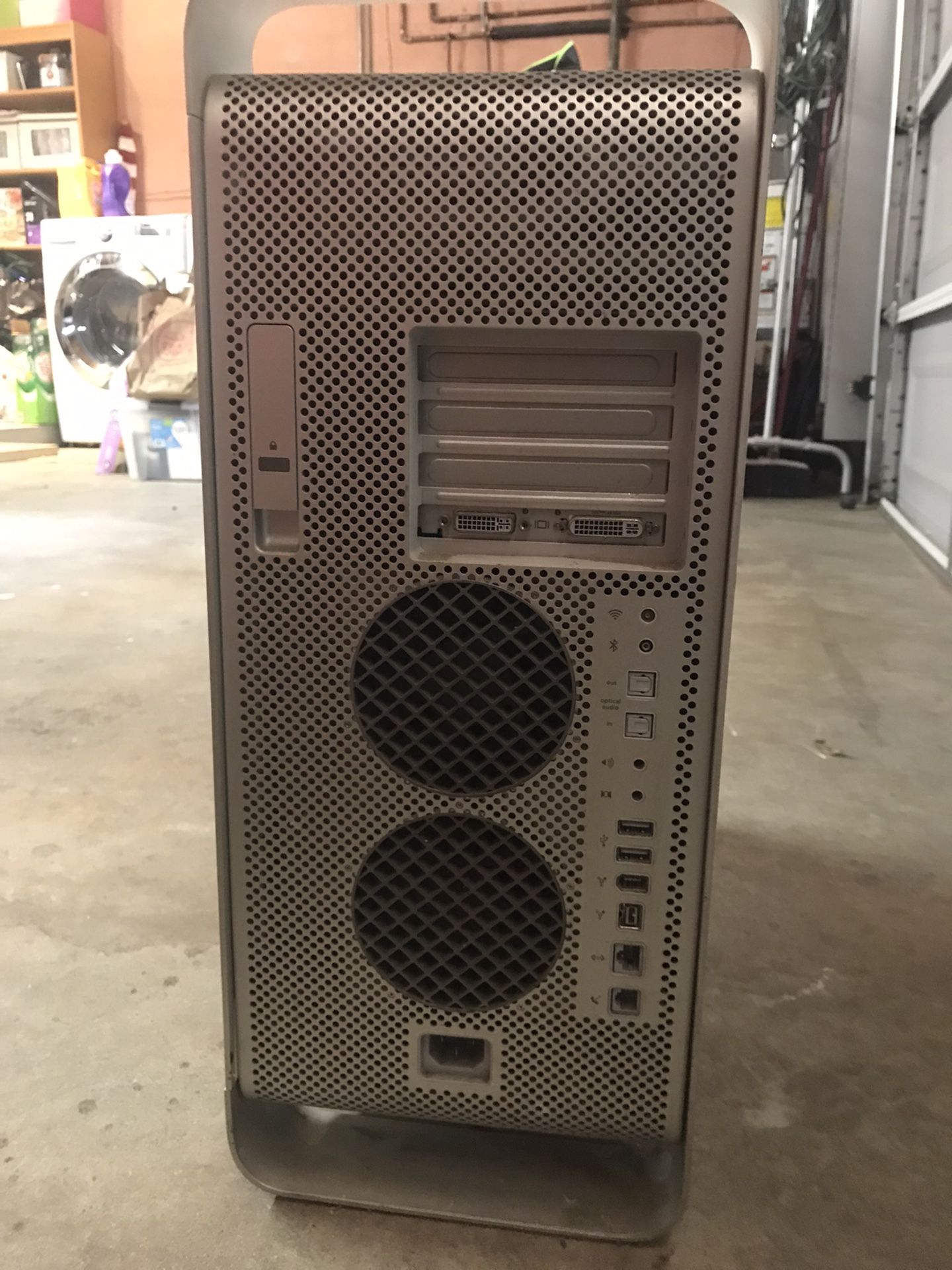 Mac Pro A1106