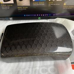 Q50 Carbon Armrest