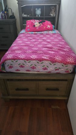 Twin zize 2Bed set