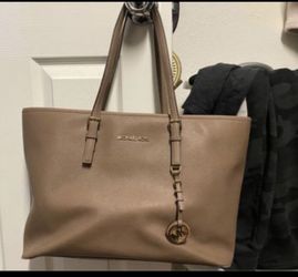Michael Kors Large Tote (does Have Some Stains Inside)